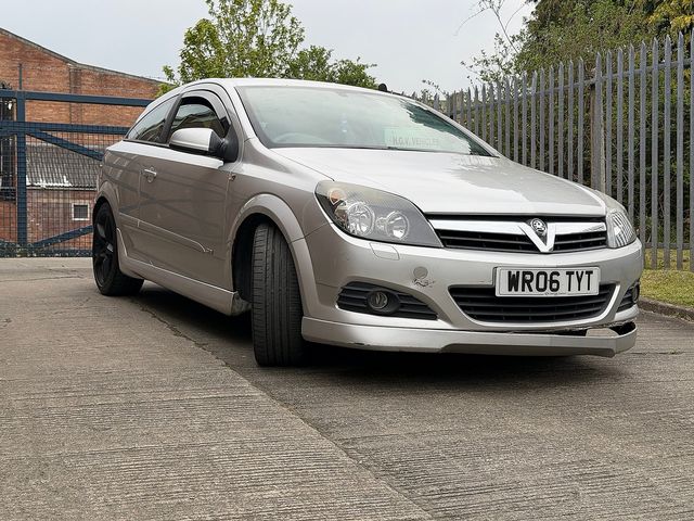 VAUXHALL Astra SRi 1.9CDTi 16v (150PS) - Thumbnail 2 of 19