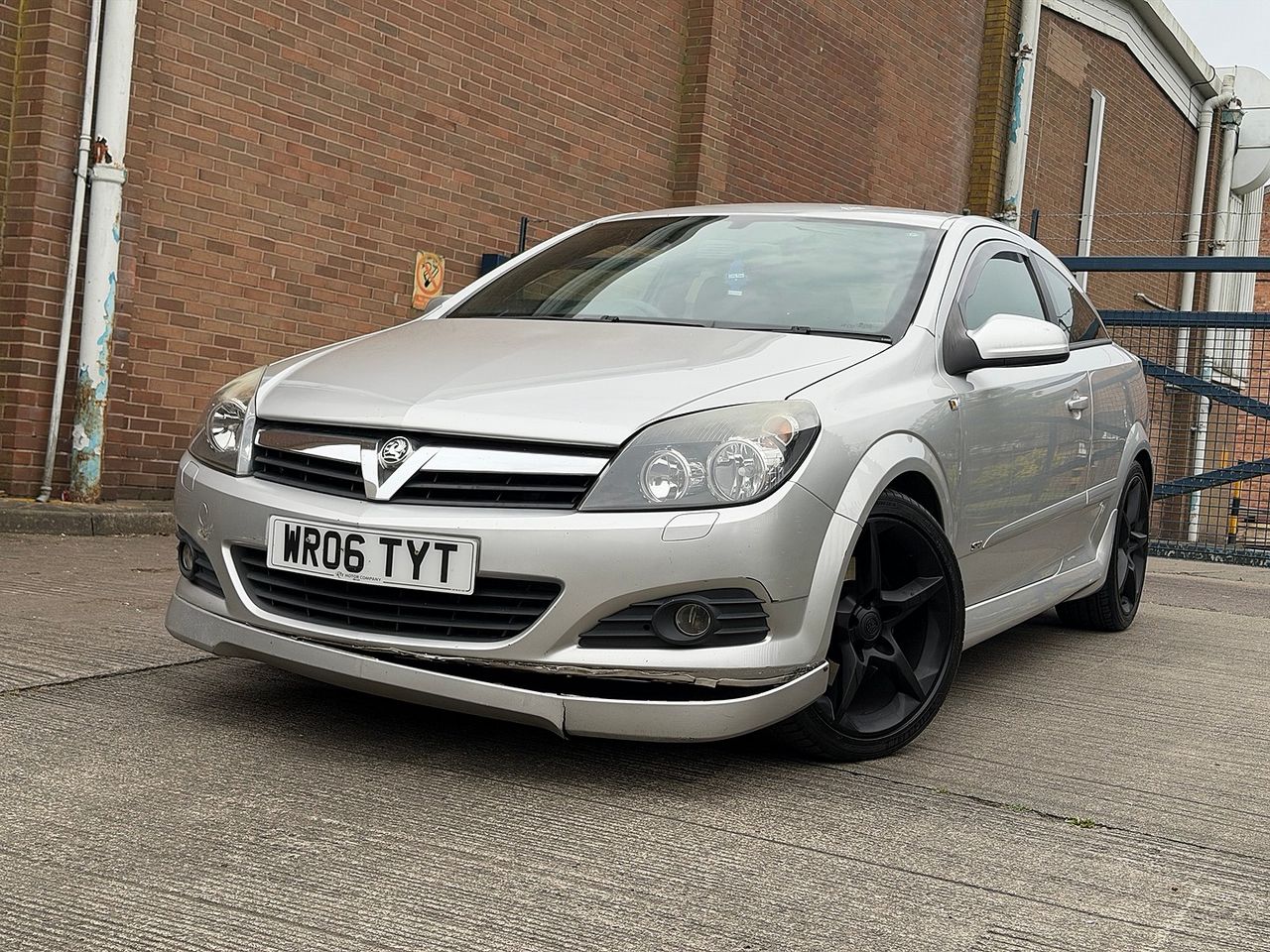 VAUXHALL Astra SRi 1.9CDTi 16v (150PS) - Picture 3 of 19