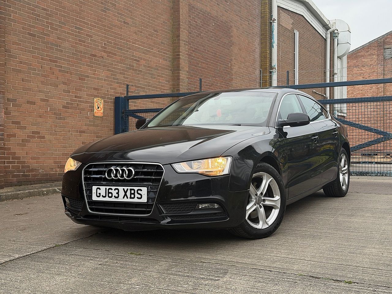 AUDI A5 Sportback SE Technik 2.0 TDIe 136PS - Picture 4 of 22