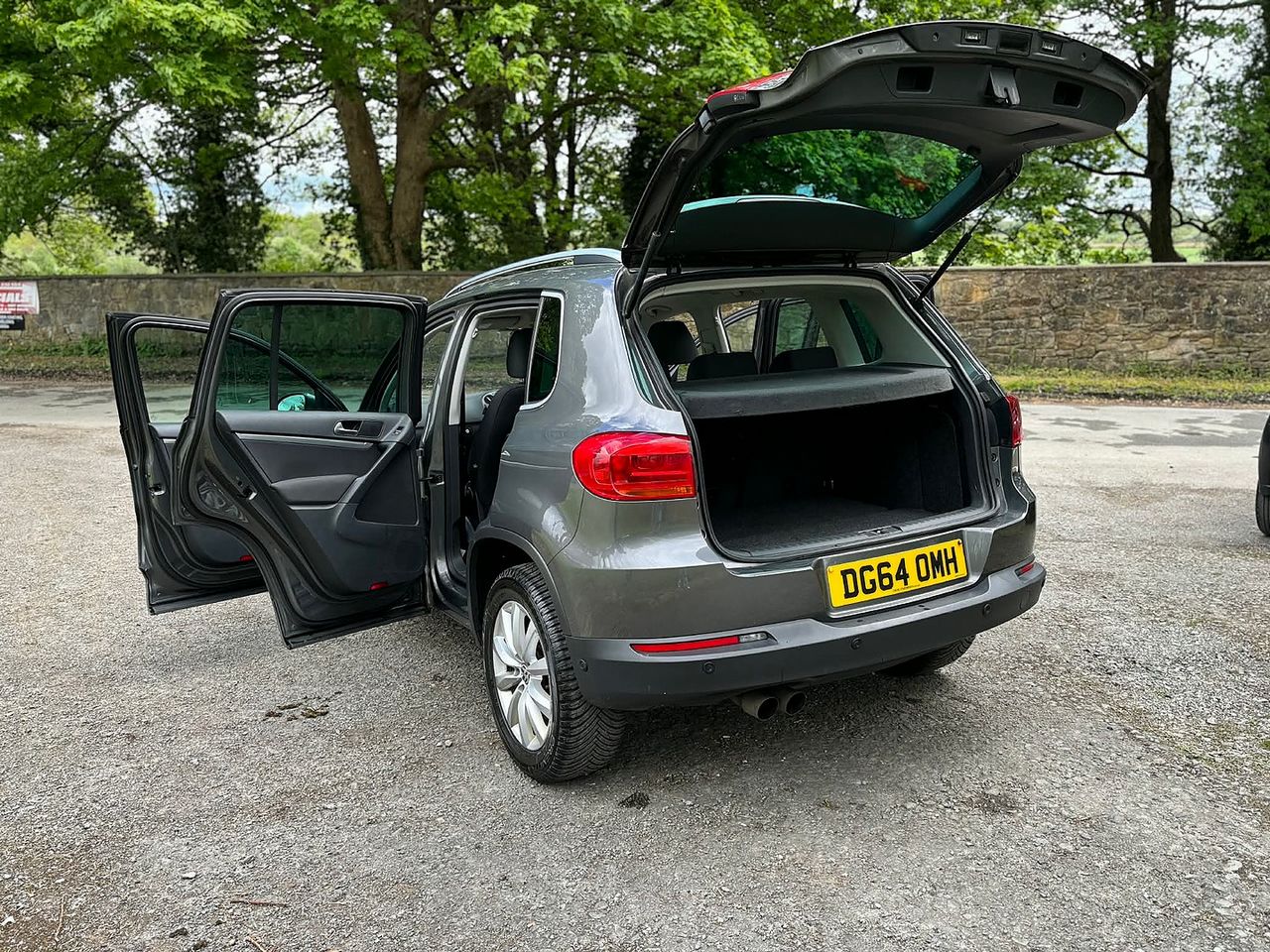 VOLKSWAGEN Tiguan Match TDI 4MOTION BMT 2.0 140 PS DSG - Picture 12 of 16