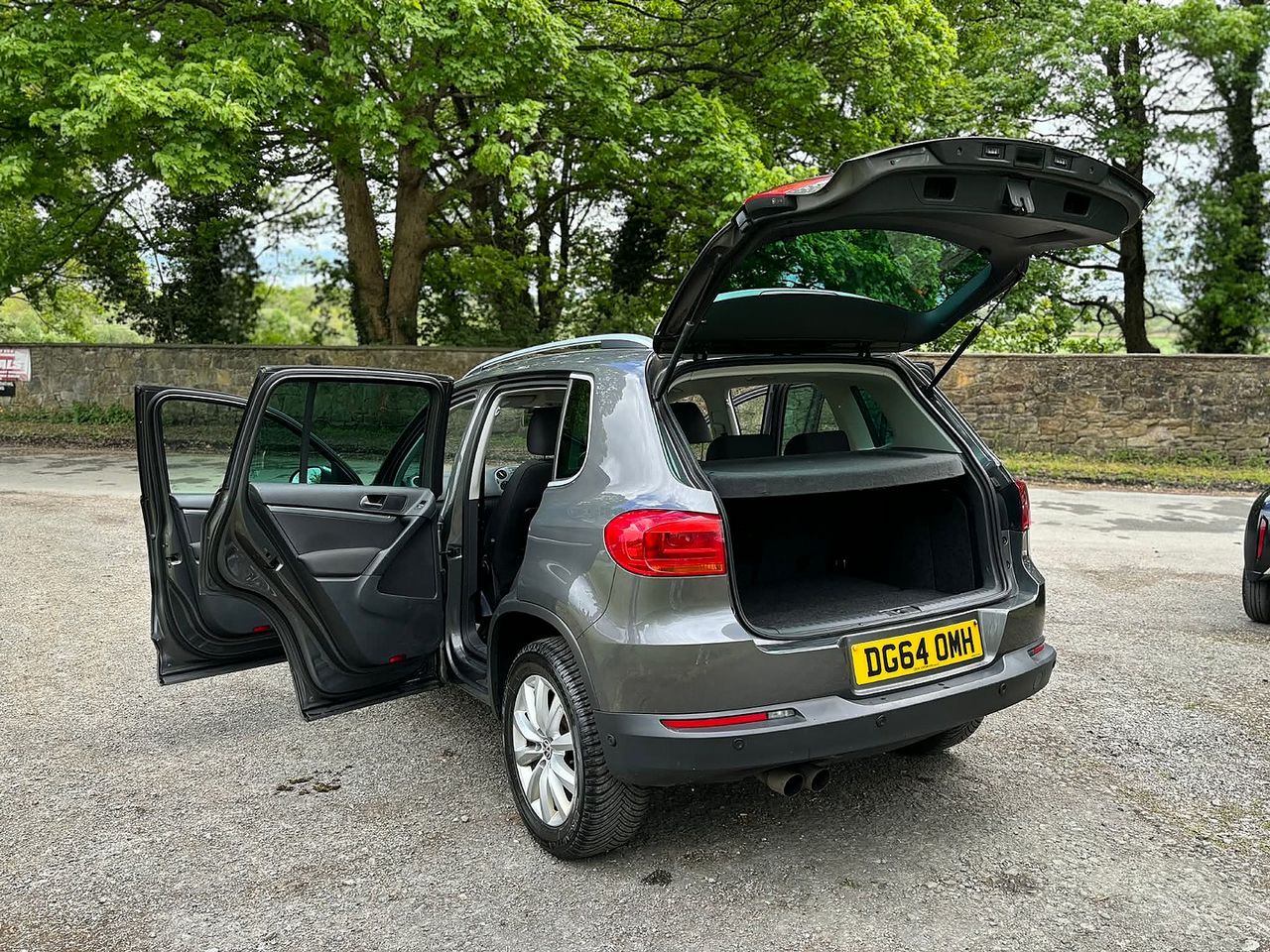 VOLKSWAGEN Tiguan Match TDI 4MOTION BMT 2.0 140 PS DSG - Picture 5 of 16