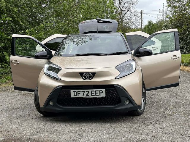 TOYOTA Aygo X 1.0 VVT-i Edge Auto - Thumbnail 3 of 22