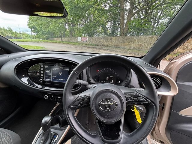 TOYOTA Aygo X 1.0 VVT-i Edge Auto - Thumbnail 7 of 22