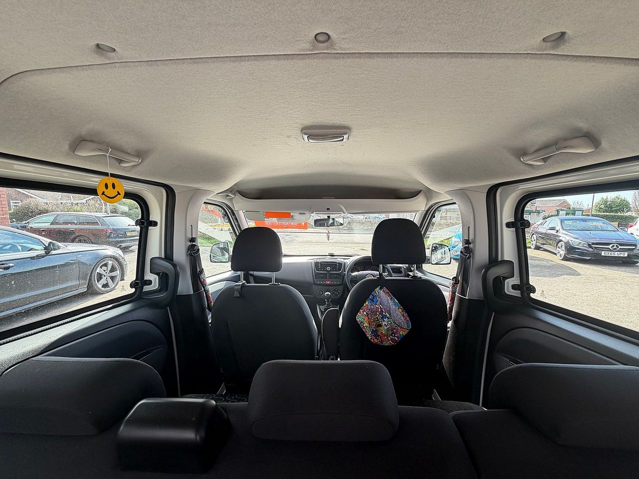FIAT Doblò 1.4 16v 95 Easy - Picture 8 of 18