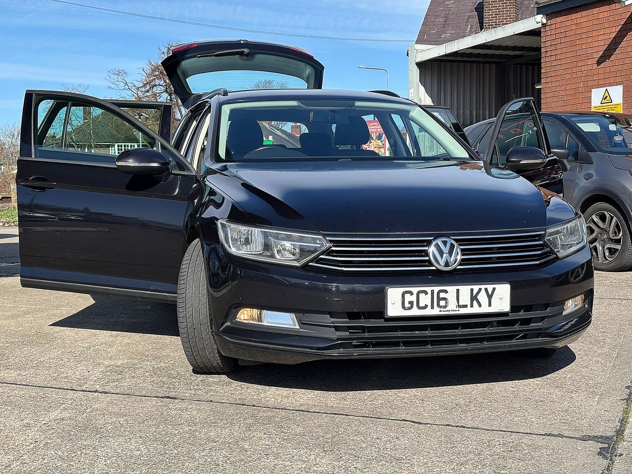 VOLKSWAGEN Passat S TDI 2.0 150 PS 6 speed Man - Picture 18 of 20