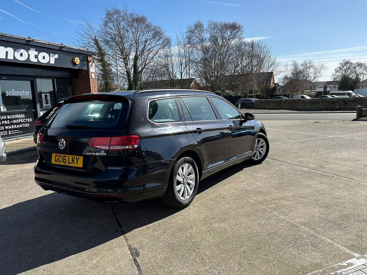 VOLKSWAGEN Passat S TDI 2.0 150 PS 6 speed Man - Picture 8 of 20