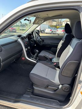SUZUKI Grand Vitara 1.6 16v VVT 3-door - Thumbnail 18 of 21