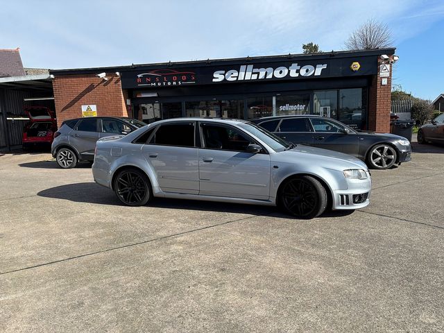 AUDI RS4 4.2 quattro - Thumbnail 4 of 18