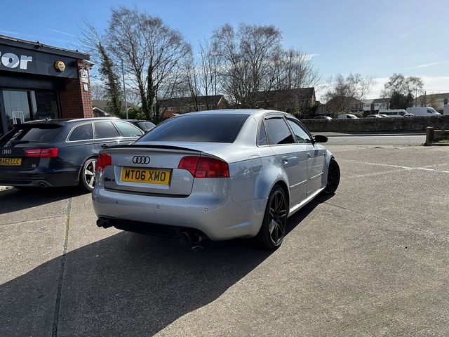 AUDI RS4 4.2 quattro - Thumbnail 5 of 18