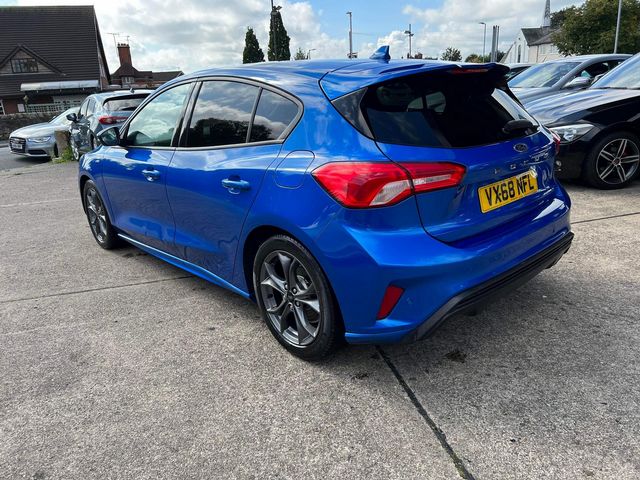 Ford Focus 1.0T EcoBoost ST-Line Euro 6 (s/s) 5dr (2018) - Picture 8