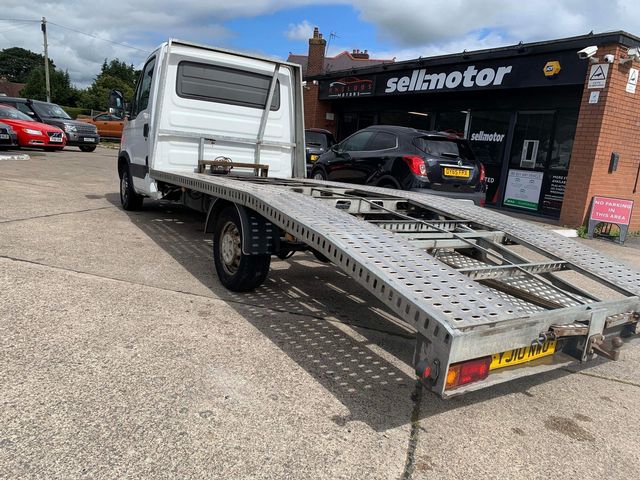 Iveco Daily 2.3 TD 35S11 L2 2dr (2010) - Picture 8