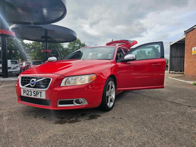 Volvo V70 2.4 D5 R-Design SE Euro 5 5dr (2011) - Picture 18