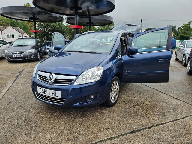 Vauxhall Zafira 1.8 16V Elite Euro 5 5dr (2011) - Picture 18