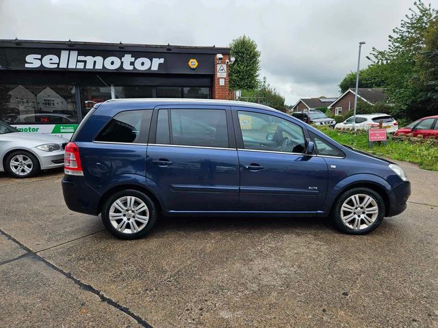 Vauxhall Zafira 1.8 16V Elite Euro 5 5dr (2011) - Picture 9