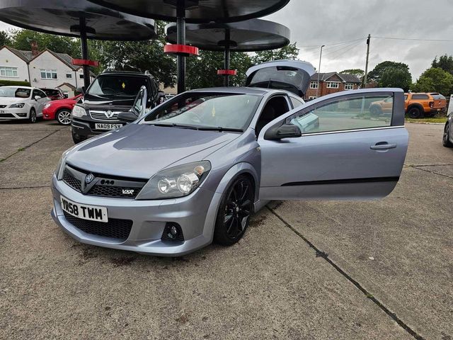 Vauxhall Astra 2.0i 16v VXR Sport Hatch 3dr (2008) - Picture 17