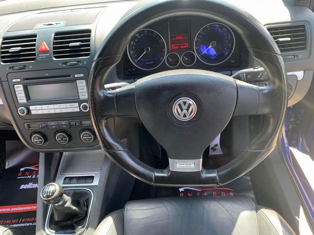 Volkswagen Golf 3.2 V6 R32 4Motion 5dr (2008) - Picture 17