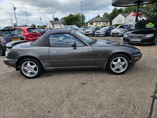 Mazda MX-5 1.6 Limited Edition 2dr (1991) - Picture 4