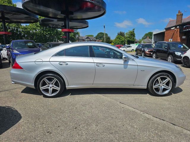 Mercedes-Benz CLS 3.0 CLS350 CDI Grand Edition Coupe 7G-Tronic 4dr (2010) - Picture 10