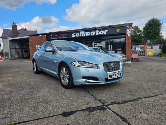 Jaguar XF 2.2d Luxury Auto Euro 5 (s/s) 4dr (2013) - Picture 2