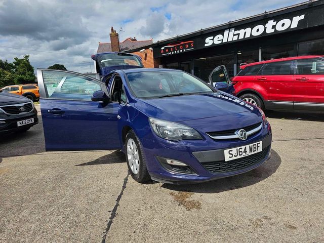 Vauxhall Astra 1.6 CDTi ecoFLEX Design Euro 6 (s/s) 5dr (2014) - Picture 19