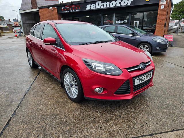 Ford Focus 1.0T EcoBoost Zetec Euro 5 (s/s) 5dr (2012) - Picture 4