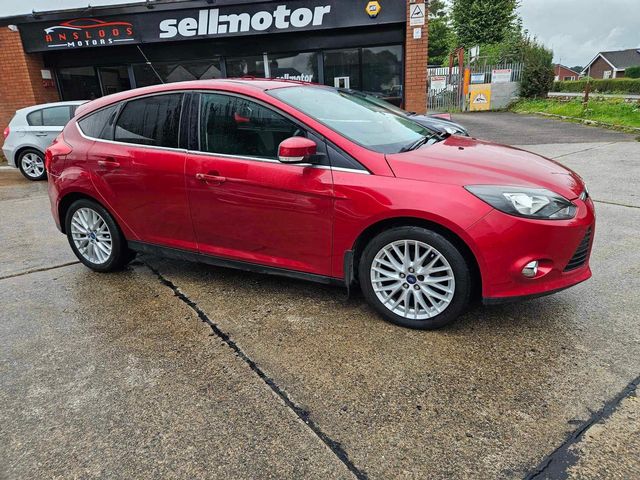 Ford Focus 1.0T EcoBoost Zetec Euro 5 (s/s) 5dr (2012) - Picture 5