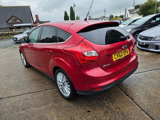 Ford Focus 1.0T EcoBoost Zetec Euro 5 (s/s) 5dr (2012) - Picture 6