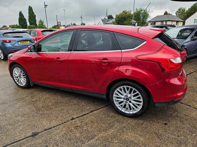 Ford Focus 1.0T EcoBoost Zetec Euro 5 (s/s) 5dr (2012) - Picture 8