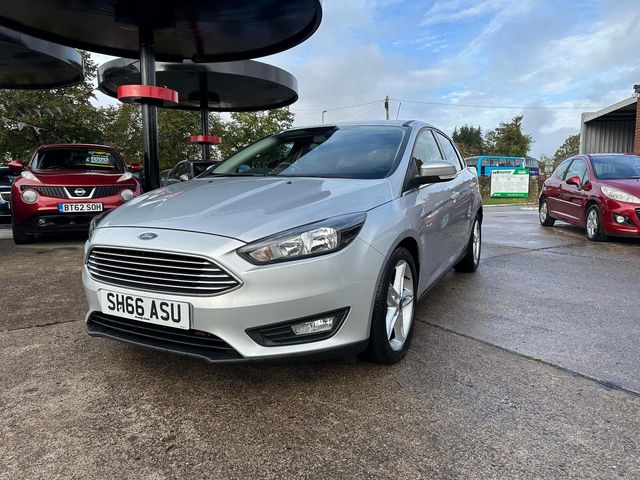 Ford Focus 1.5 TDCi Zetec Euro 6 (s/s) 5dr (2016) - Picture 12