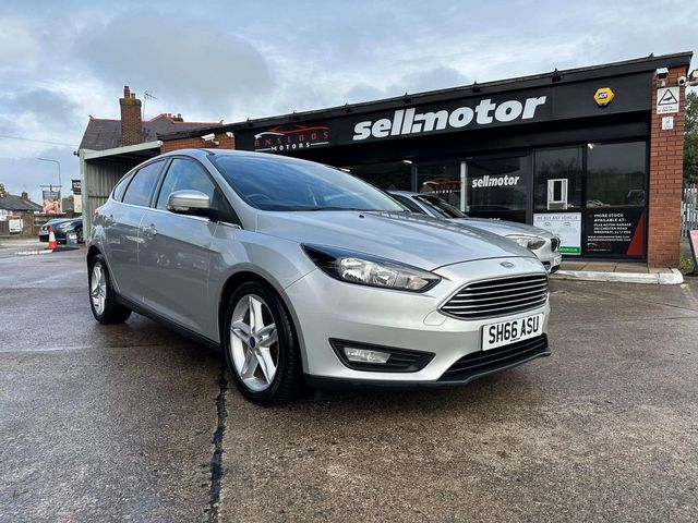 Ford Focus 1.5 TDCi Zetec Euro 6 (s/s) 5dr (2016) - Picture 4