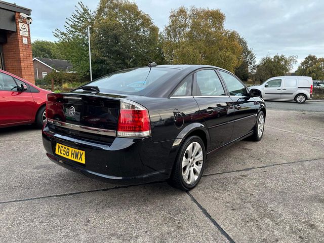 Vauxhall Vectra 1.8 VVT Exclusiv 5dr (2008) - Picture 11