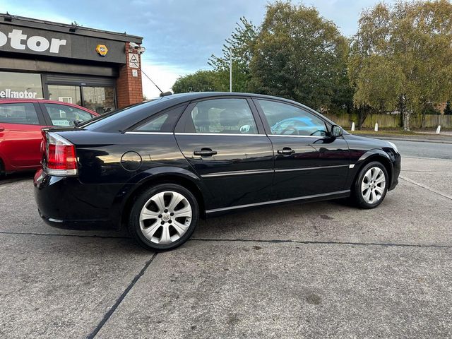 Vauxhall Vectra 1.8 VVT Exclusiv 5dr (2008) - Picture 12