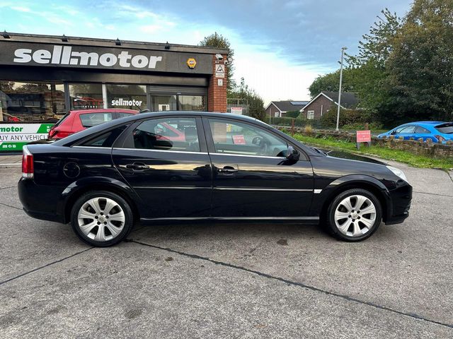 Vauxhall Vectra 1.8 VVT Exclusiv 5dr (2008) - Picture 13