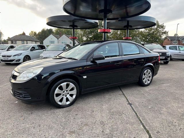 Vauxhall Vectra 1.8 VVT Exclusiv 5dr (2008) - Picture 8