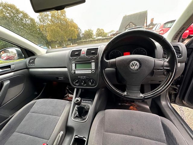 Volkswagen Jetta 1.9 TDI SE Euro 4 4dr (2007) - Picture 12