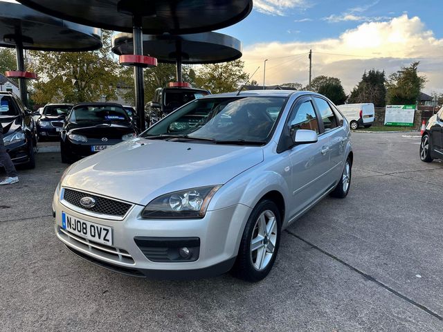 Ford Focus 1.8 TDCi Zetec Climate 5dr (2008) - Picture 5