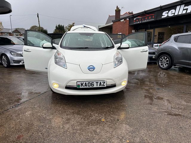 Nissan Leaf 24kWh Acenta Auto 5dr (2015) - Picture 18