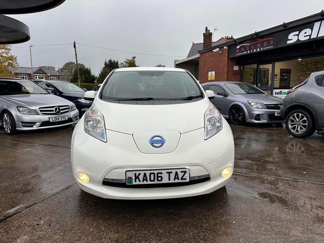 Nissan Leaf 24kWh Acenta Auto 5dr (2015) - Picture 3