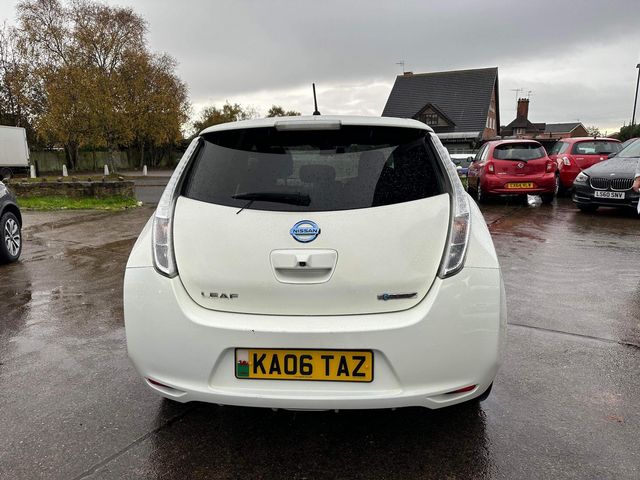 Nissan Leaf 24kWh Acenta Auto 5dr (2015) - Picture 8