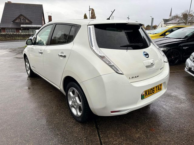 Nissan Leaf 24kWh Acenta Auto 5dr (2015) - Picture 9