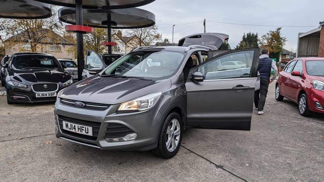 Ford Kuga 2.0 TDCi Zetec Powershift AWD Euro 5 5dr (2014) - Picture 20