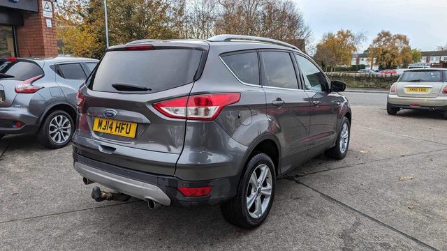 Ford Kuga 2.0 TDCi Zetec Powershift AWD Euro 5 5dr (2014) - Picture 9