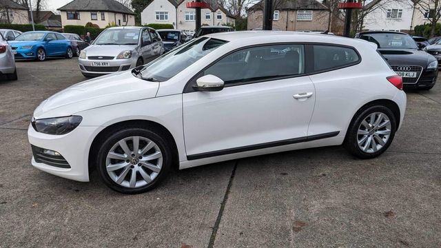 Volkswagen Scirocco 2.0 TDI BlueMotion Tech Euro 5 (s/s) 3dr (Nav) (2014) - Picture 20