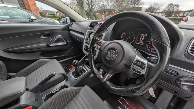 Volkswagen Scirocco 2.0 TDI BlueMotion Tech Euro 5 (s/s) 3dr (Nav) (2014) - Picture 6