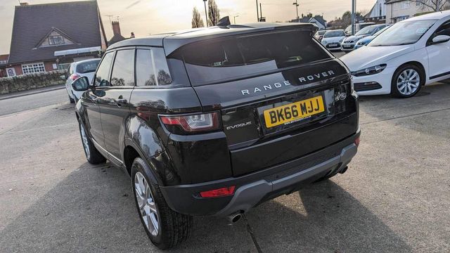 Land Rover Range Rover Evoque 2.0 TD4 SE Tech 4WD Euro 6 (s/s) 5dr (2016) - Picture 10