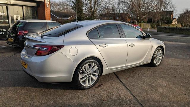 Vauxhall Insignia 2.0 CDTi ecoFLEX SRi Euro 5 (s/s) 5dr (2015) - Picture 12