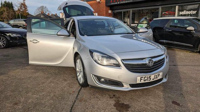 Vauxhall Insignia 2.0 CDTi ecoFLEX SRi Euro 5 (s/s) 5dr (2015) - Picture 24