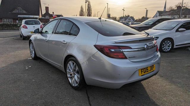 Vauxhall Insignia 2.0 CDTi ecoFLEX SRi Euro 5 (s/s) 5dr (2015) - Picture 9