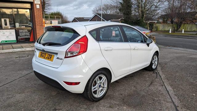 Ford Fiesta 1.0T EcoBoost Zetec Euro 5 (s/s) 5dr (2013) - Picture 10