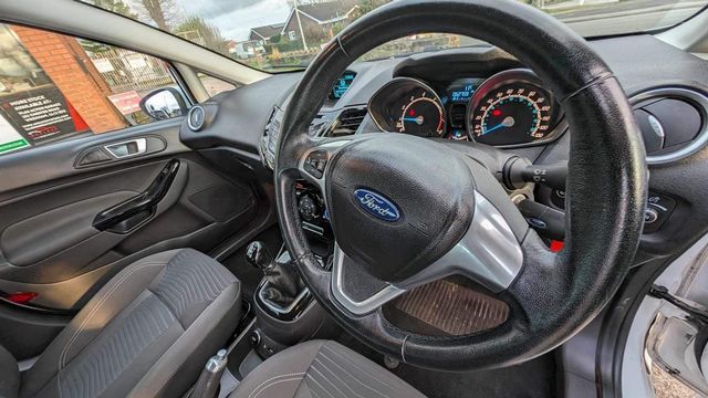 Ford Fiesta 1.0T EcoBoost Zetec Euro 5 (s/s) 5dr (2013) - Picture 15